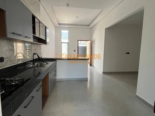 Casa para Venda em São José dos Campos - 5