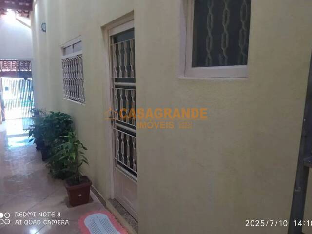 Casa para Venda em São José dos Campos - 5