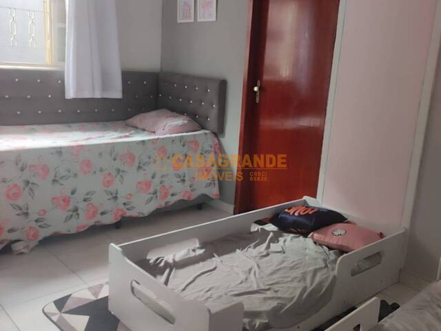 Casa para Venda em São José dos Campos - 5