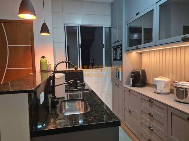 Casa para Venda em São José dos Campos - 5