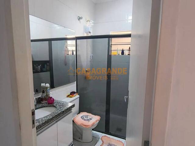 Casa para Venda em São José dos Campos - 5