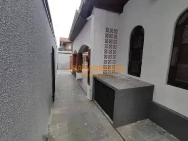 Casa para Venda em São José dos Campos - 4