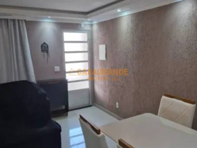 Casa para Venda em São José dos Campos - 4