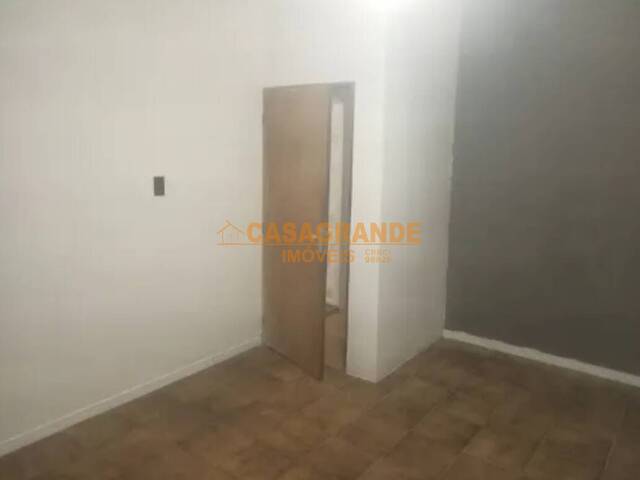 Casa para Venda em São José dos Campos - 4