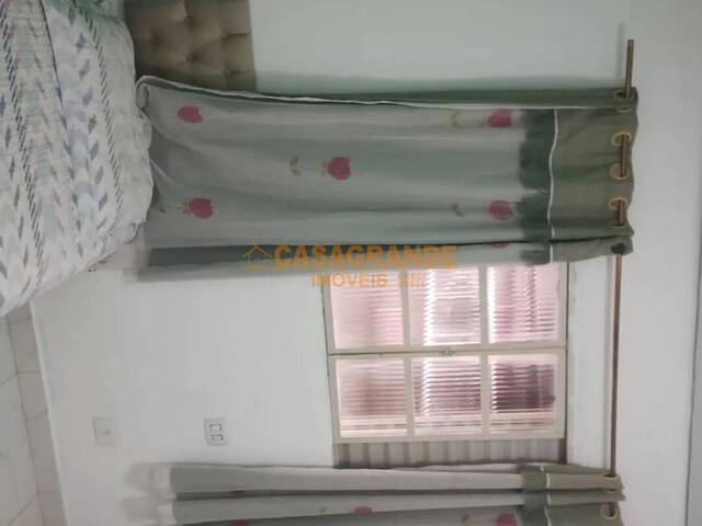 Casa para Venda em São José dos Campos - 4