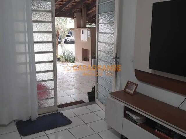 #13845 - Casa para Venda em Jacareí - SP - 2