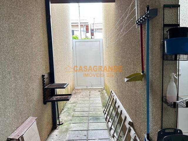 Casa para Venda em São José dos Campos - 5