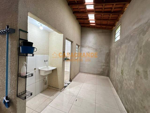 Casa para Venda em São José dos Campos - 4