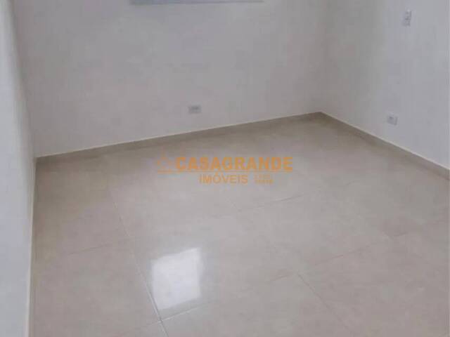 Apartamento para Venda em Jacareí - 5
