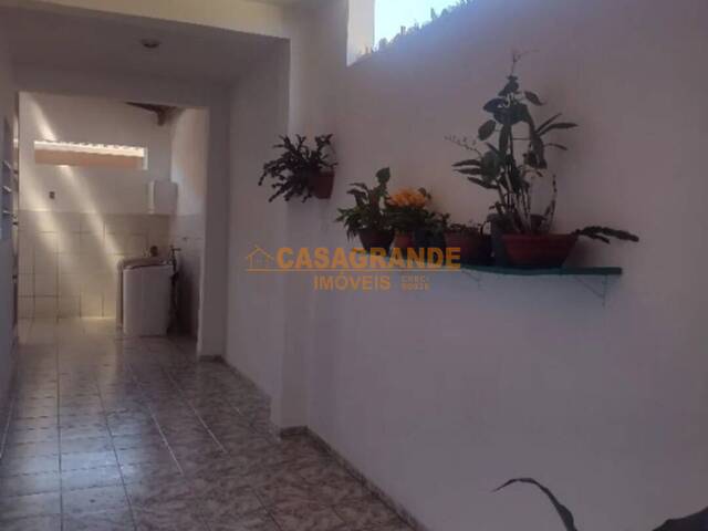 Casa para Venda em São José dos Campos - 5