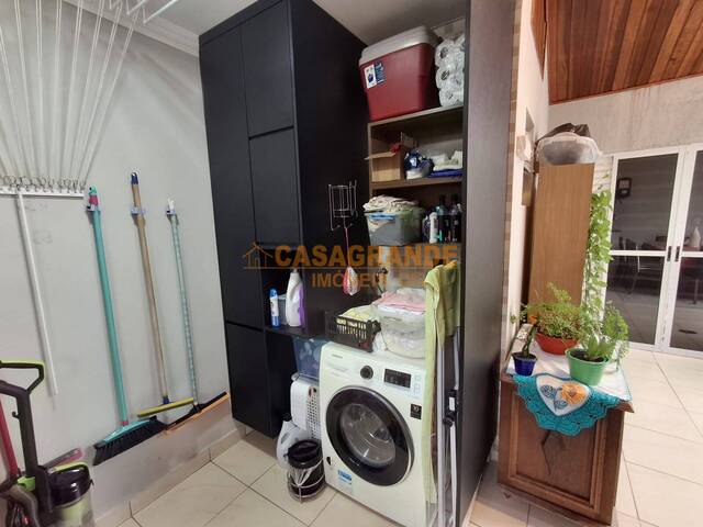 Casa para Venda em São José dos Campos - 5
