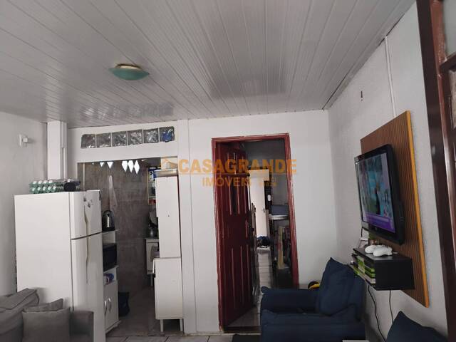 Casa para Venda em São José dos Campos - 4