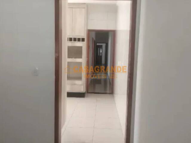 Casa para Venda em São José dos Campos - 5