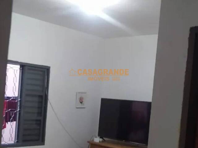 Casa para Venda em São José dos Campos - 5