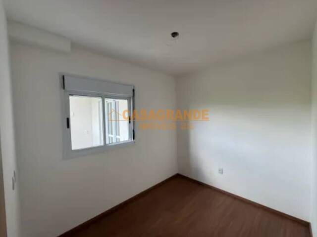 Apartamento para Venda em São José dos Campos - 4