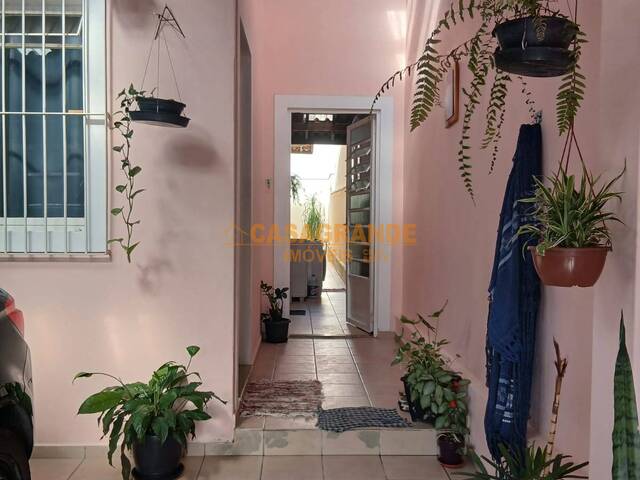 Casa para Venda em São José dos Campos - 4