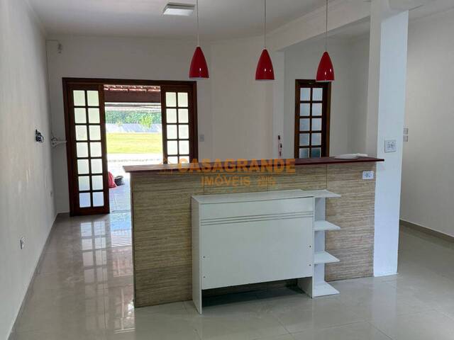Casa para Venda em São José dos Campos - 4