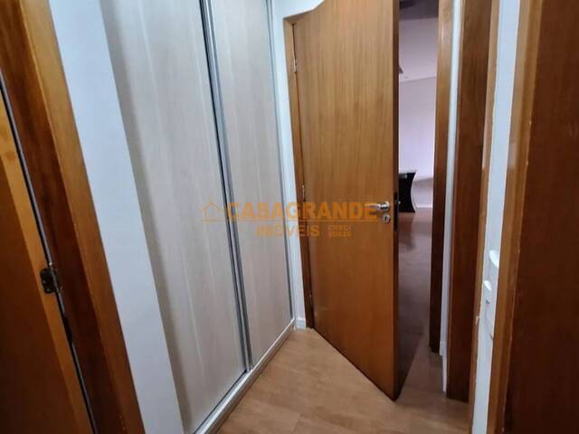 Apartamento para Venda em São José dos Campos - 4