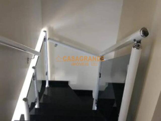 Casa para Venda em São José dos Campos - 5