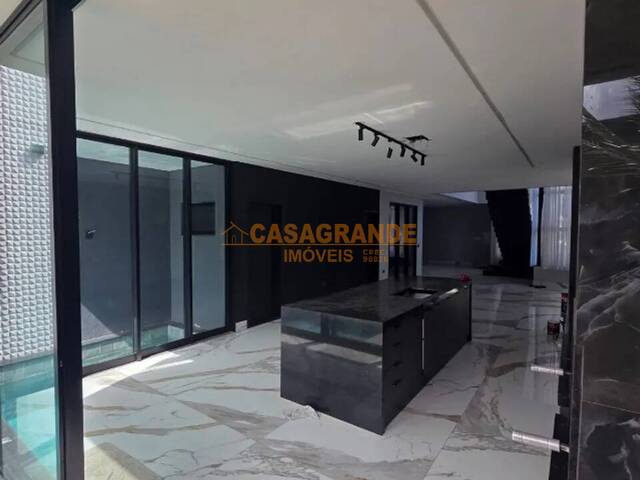 Casa para Venda em Jacareí - 4