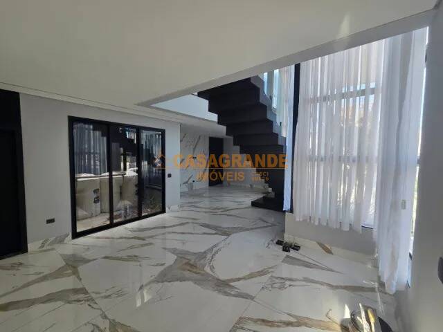 #13908 - Casa para Venda em Jacareí - SP - 3