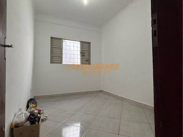 Casa para Venda em São José dos Campos - 5