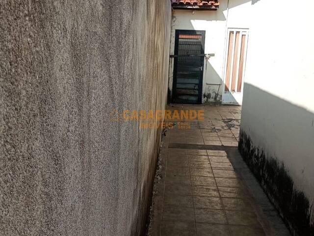 Casa para Venda em São José dos Campos - 4