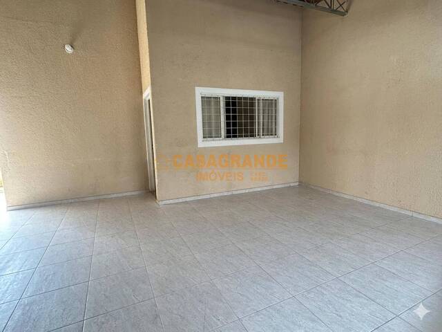 Casa para Venda em São José dos Campos - 4