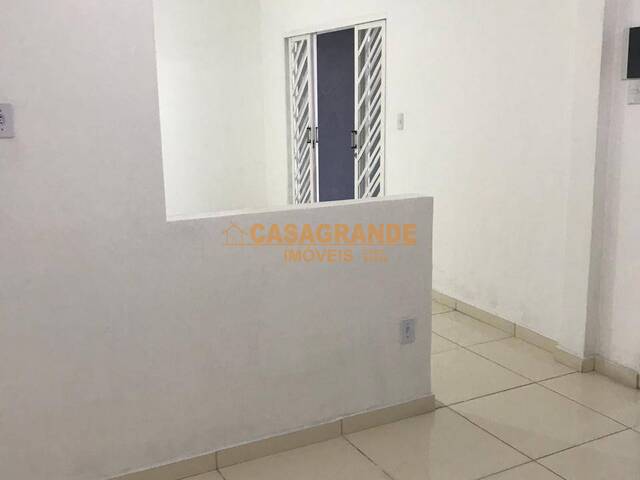 Casa para Venda em São José dos Campos - 4