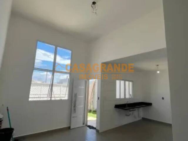 Casa para Venda em São José dos Campos - 5