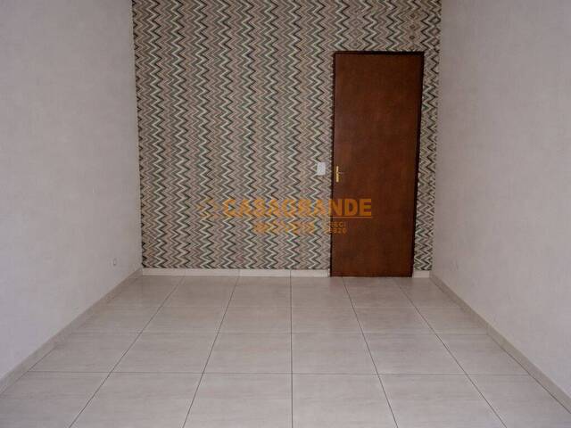 Casa para Venda em São José dos Campos - 4