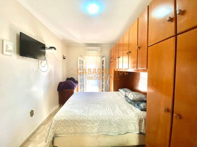 Casa para Venda em São José dos Campos - 5