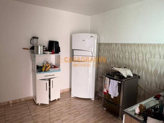 Casa para Venda em São José dos Campos - 5