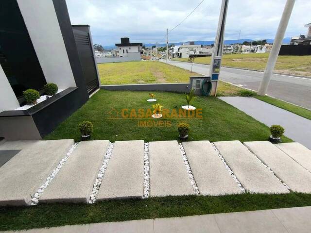 Casa para Venda em São José dos Campos - 4
