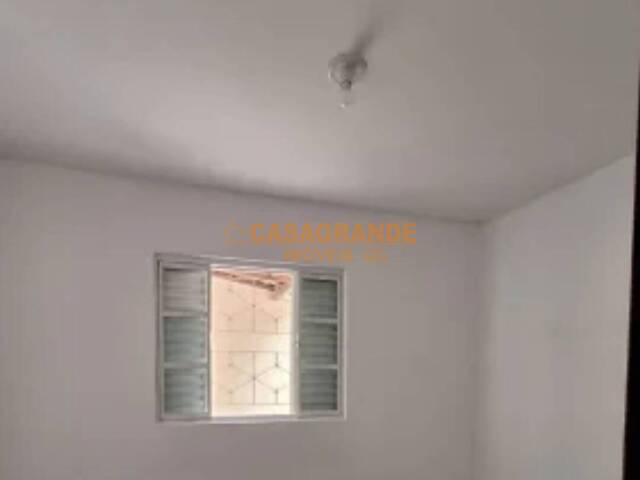 Casa para Venda em São José dos Campos - 5
