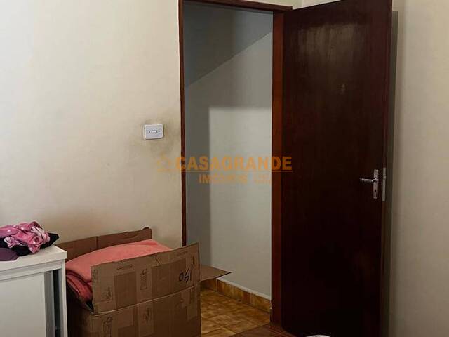 Casa para Venda em São José dos Campos - 5