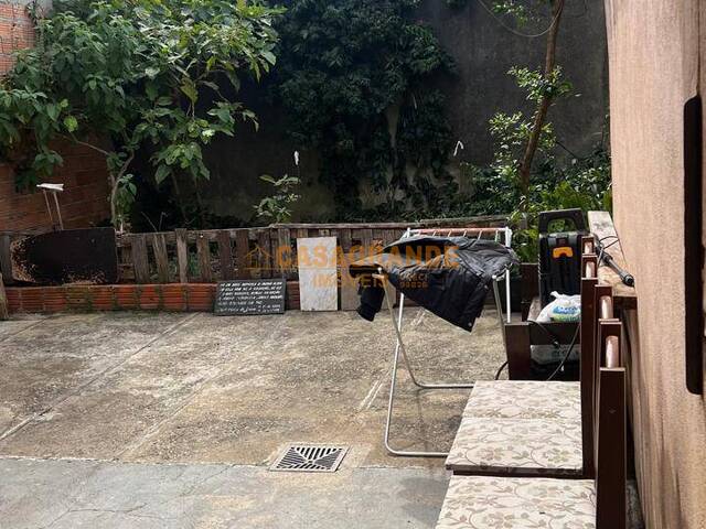 Casa para Venda em São José dos Campos - 4