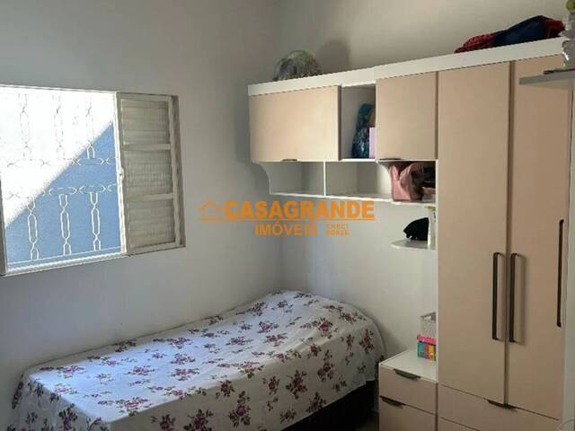 Casa para Venda em São José dos Campos - 5