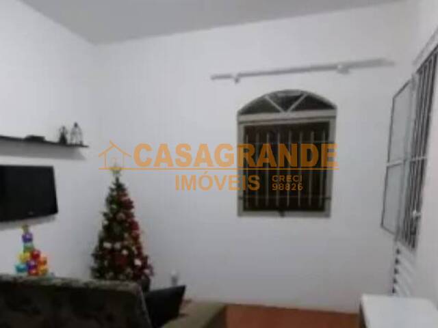 Bangalô para Venda em São José dos Campos - 4