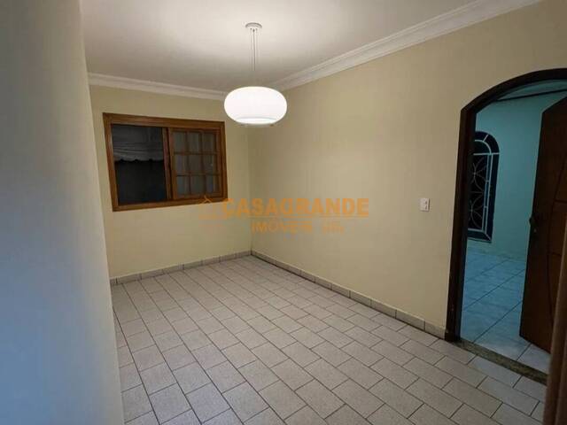 #14000 - Casa para Venda em São José dos Campos - SP - 2
