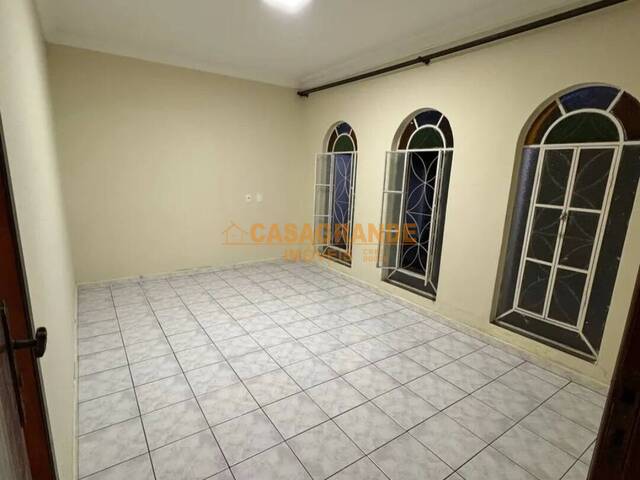 Casa para Venda em São José dos Campos - 4