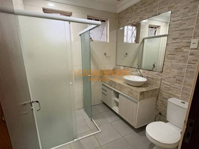 Casa para Venda em São José dos Campos - 5