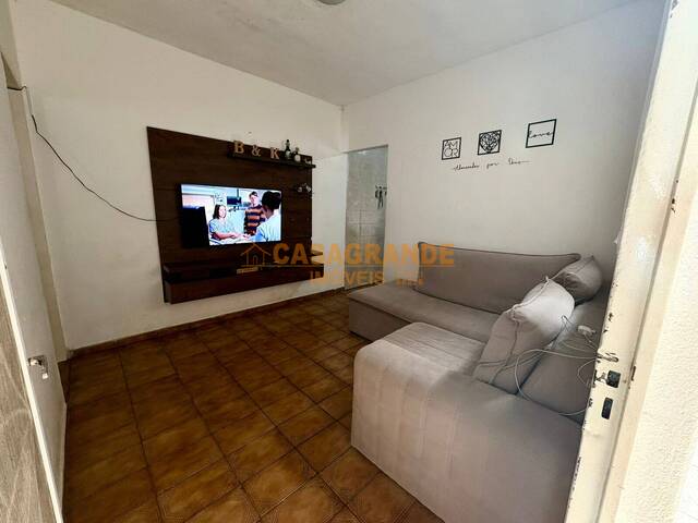 Casa para Venda em São José dos Campos - 4