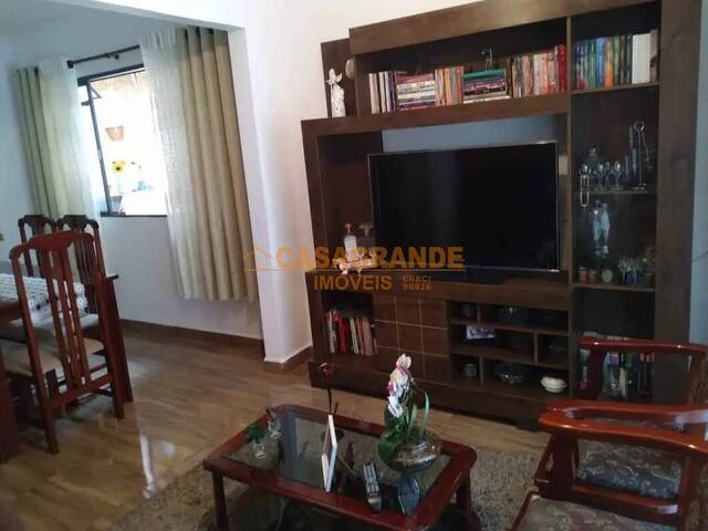 Casa para Venda em São José dos Campos - 5