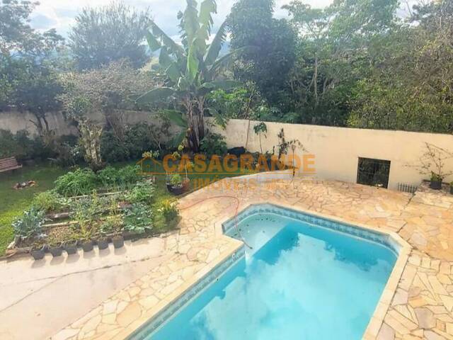 Casa para Venda em São José dos Campos - 4