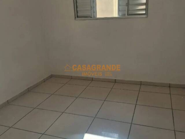 Casa para Venda em São José dos Campos - 4