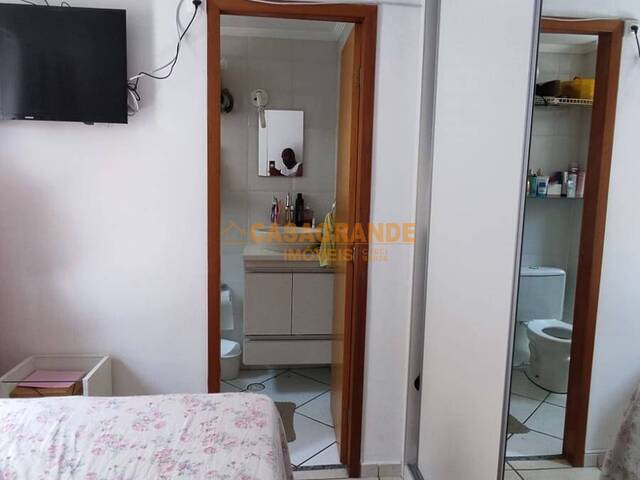 Apartamento para Venda em São José dos Campos - 4