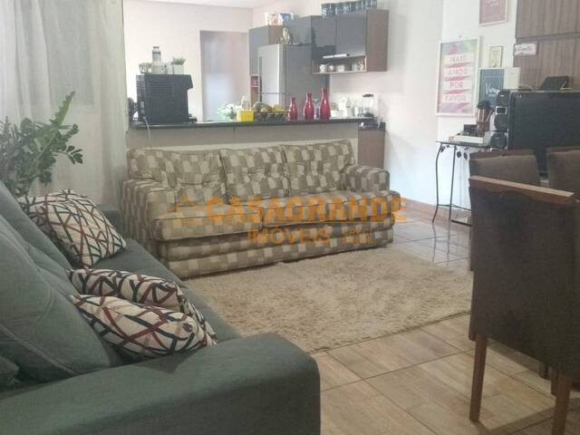 Casa para Venda em São José dos Campos - 4