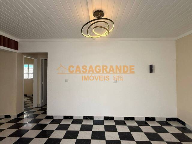 Casa para Venda em São José dos Campos - 4