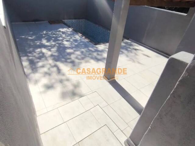 Casa para Venda em São José dos Campos - 3